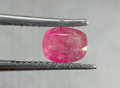 0.92ct Burmese Ruby, 100% Natural Untreated Gem