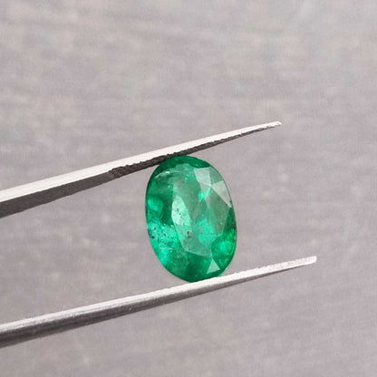 3.99ct IGI Certified Top Deep Vivid Green Emerald, 100% Natural Gem