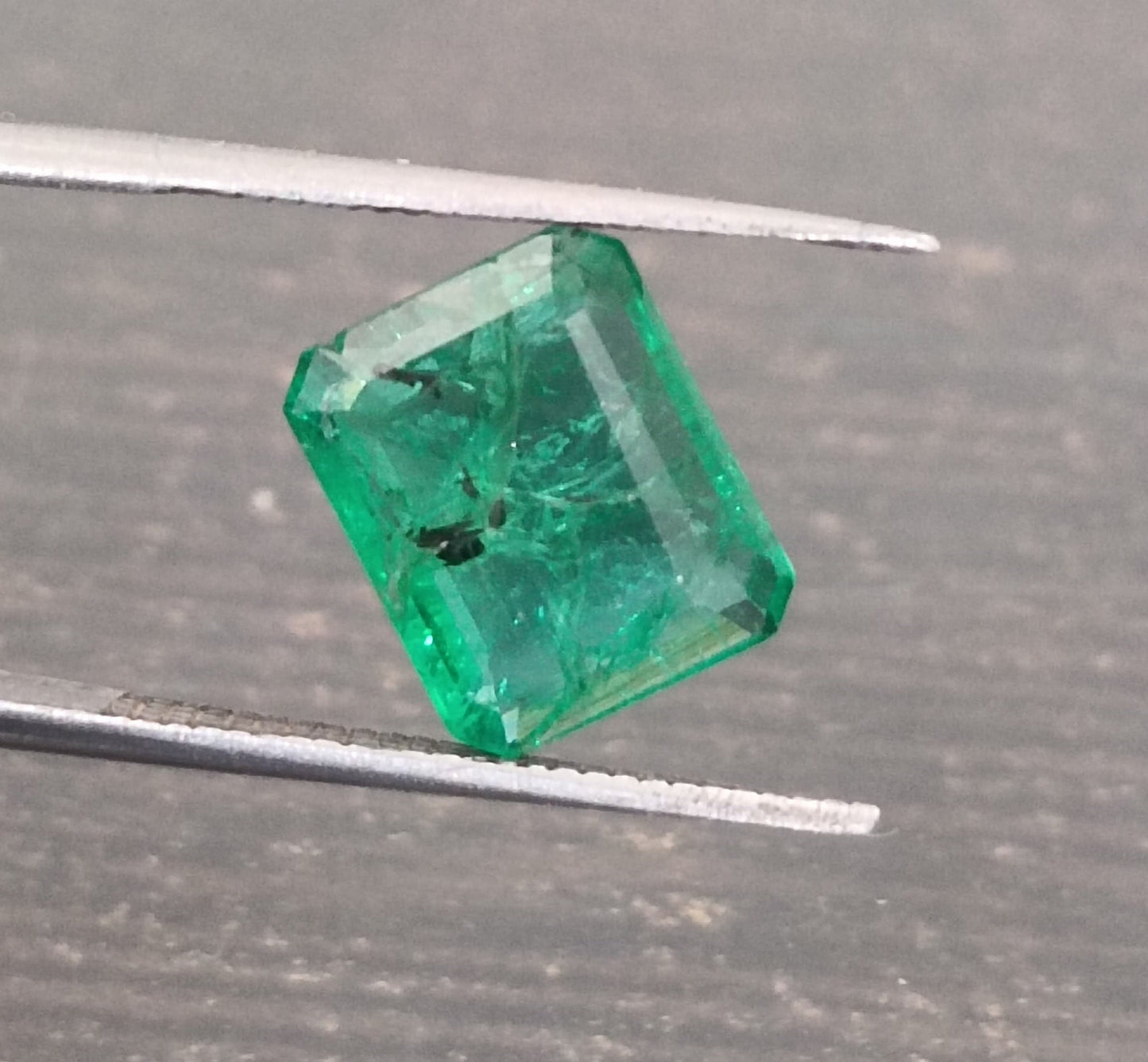 2.35ct Vivid Green Emerald, 100% Natural Gemstone