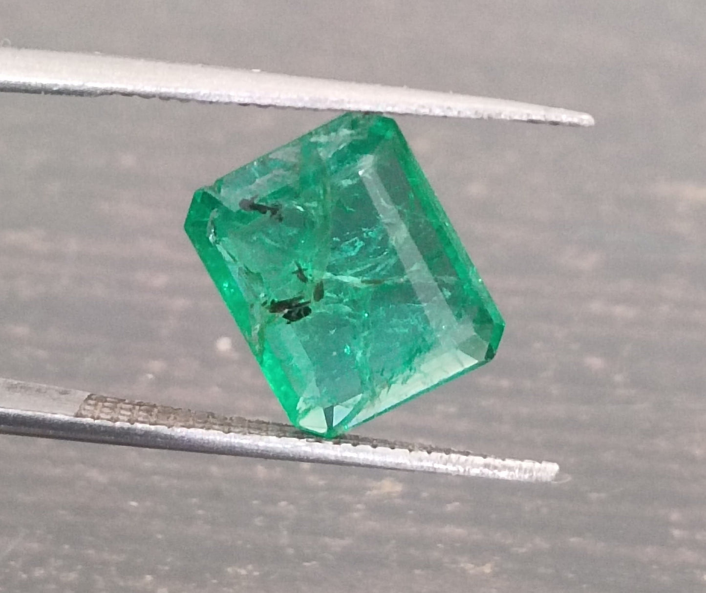 2.35ct Vivid Green Emerald, 100% Natural Gemstone