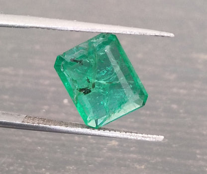 2.35ct Vivid Green Emerald, 100% Natural Gemstone