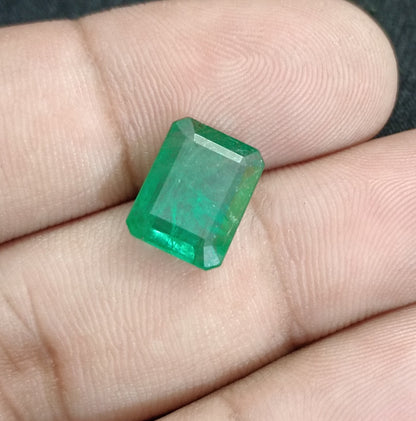 4.20ct Vibrant Green Emerald, 100% Natural Gem