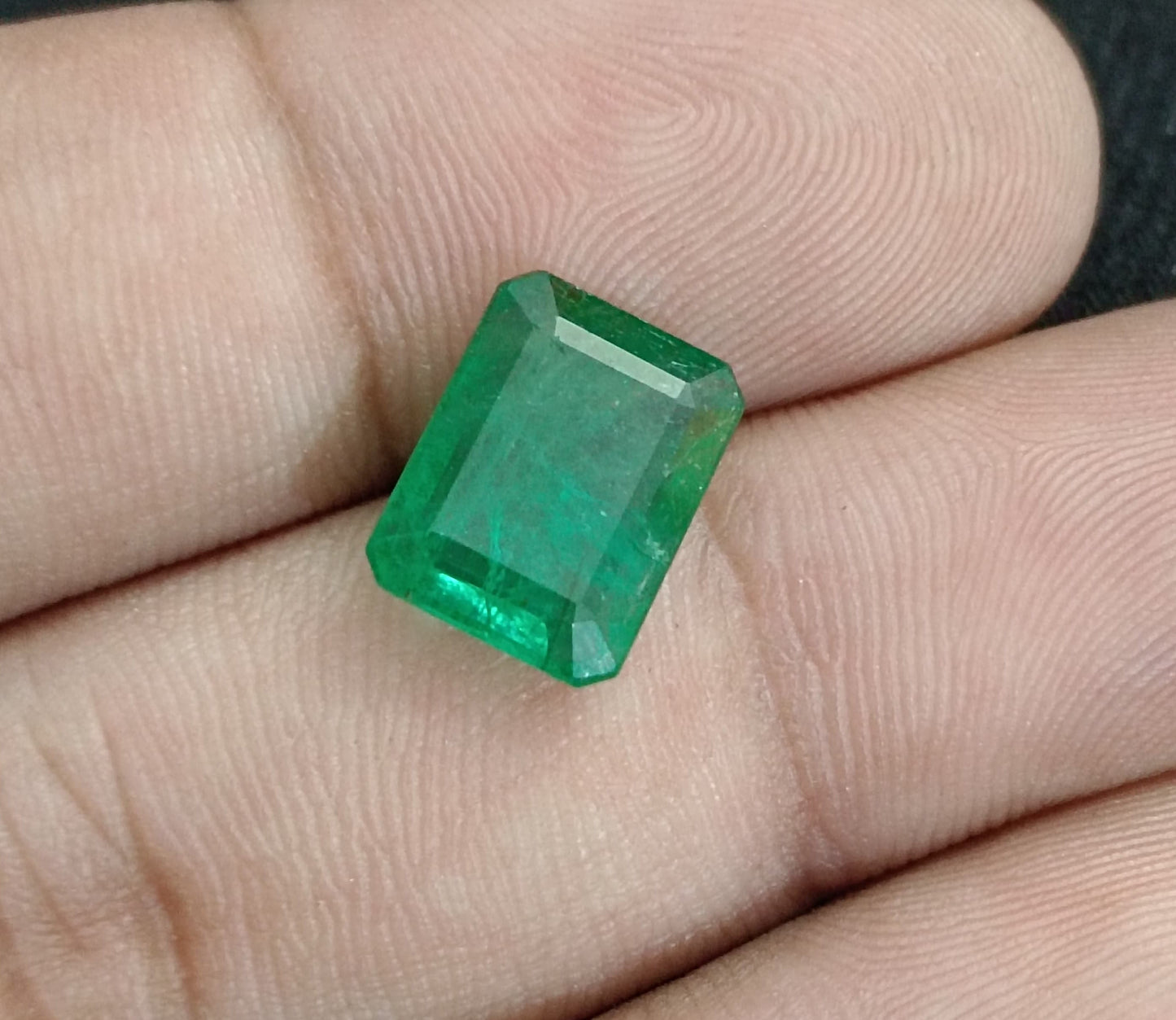 4.20ct Vibrant Green Emerald, 100% Natural Gem