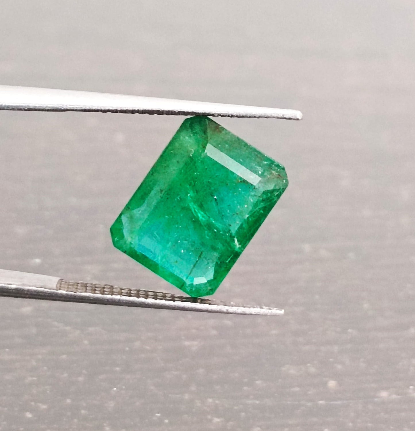 4.20ct Vibrant Green Emerald, 100% Natural Gem