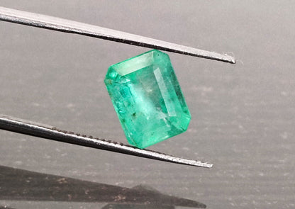 GSI Certified 2.31ct Vivid Green Ethiopian Emerald, 100% Natural Gem