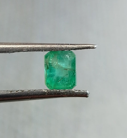 0.67ct Zambian Emerald , 100% Natural Gem