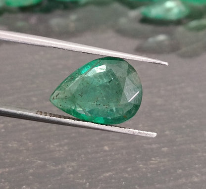 2.76ct Zambian Emerald , 100% Natural Gem