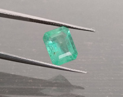 GSI Certified 2.31ct Vivid Green Ethiopian Emerald, 100% Natural Gem