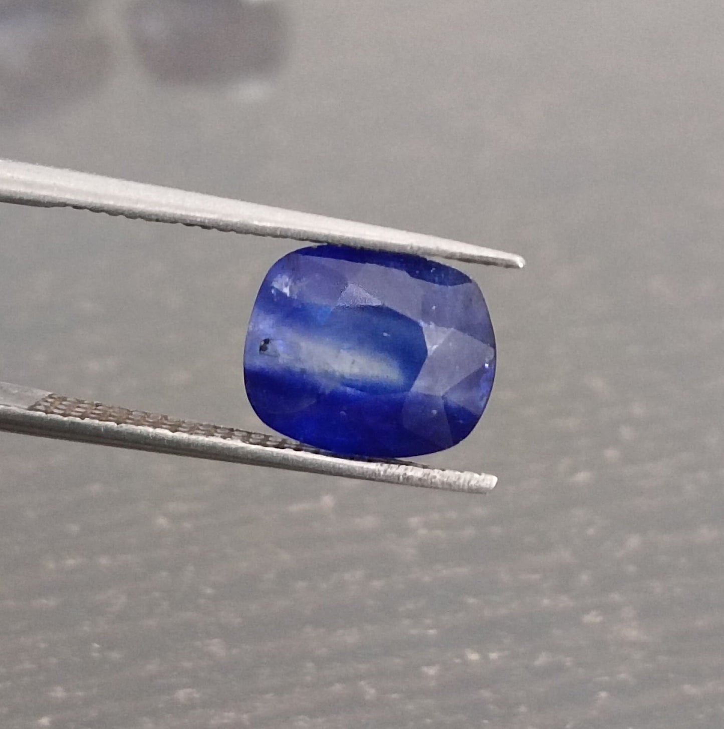 2.68ct IGI Certified Royal Blue Ceylon Sapphire, 100% Natural only heated Earth Mined Gemstone.