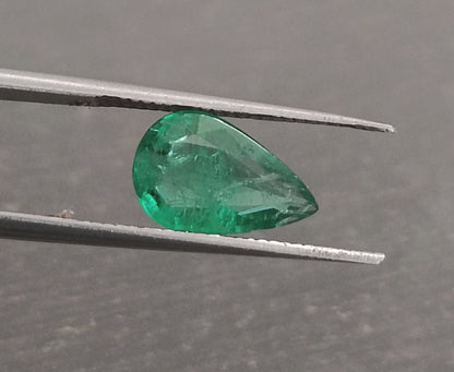 1.42ct Deep Vivid Green Emerald, 100% Natural Gem