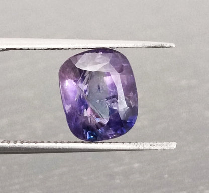 2.90ct IGI Certified Beautiful Bi-Color Blue-Purple Ceylon Sapphire, 100% Natural Earth Mined untreated Gemstone