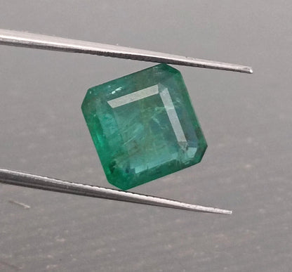 GSI Certified 4.62ct Deep Green Emerald , 100% Natural Gem