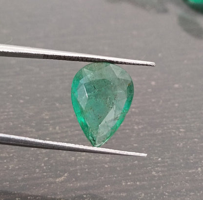 2.76ct Zambian Emerald , 100% Natural Gem