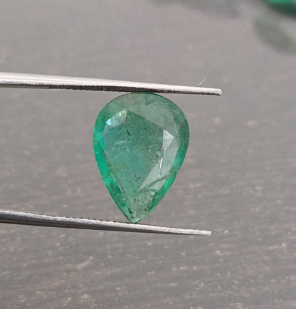 2.76ct Zambian Emerald , 100% Natural Gem