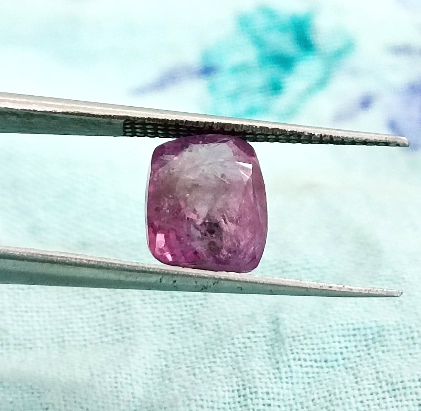 3.45ct Certified Purplish Pink Ceylon Sapphire, 100% Natural untreated Gem