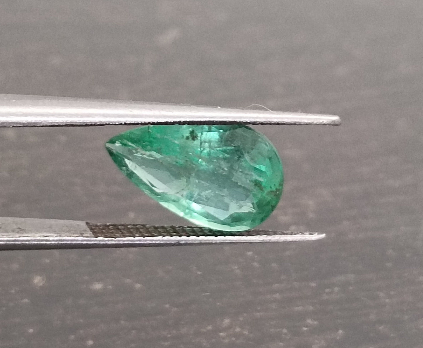 2.20ct Zambian Emerald, 100% Natural Earth mined Gem