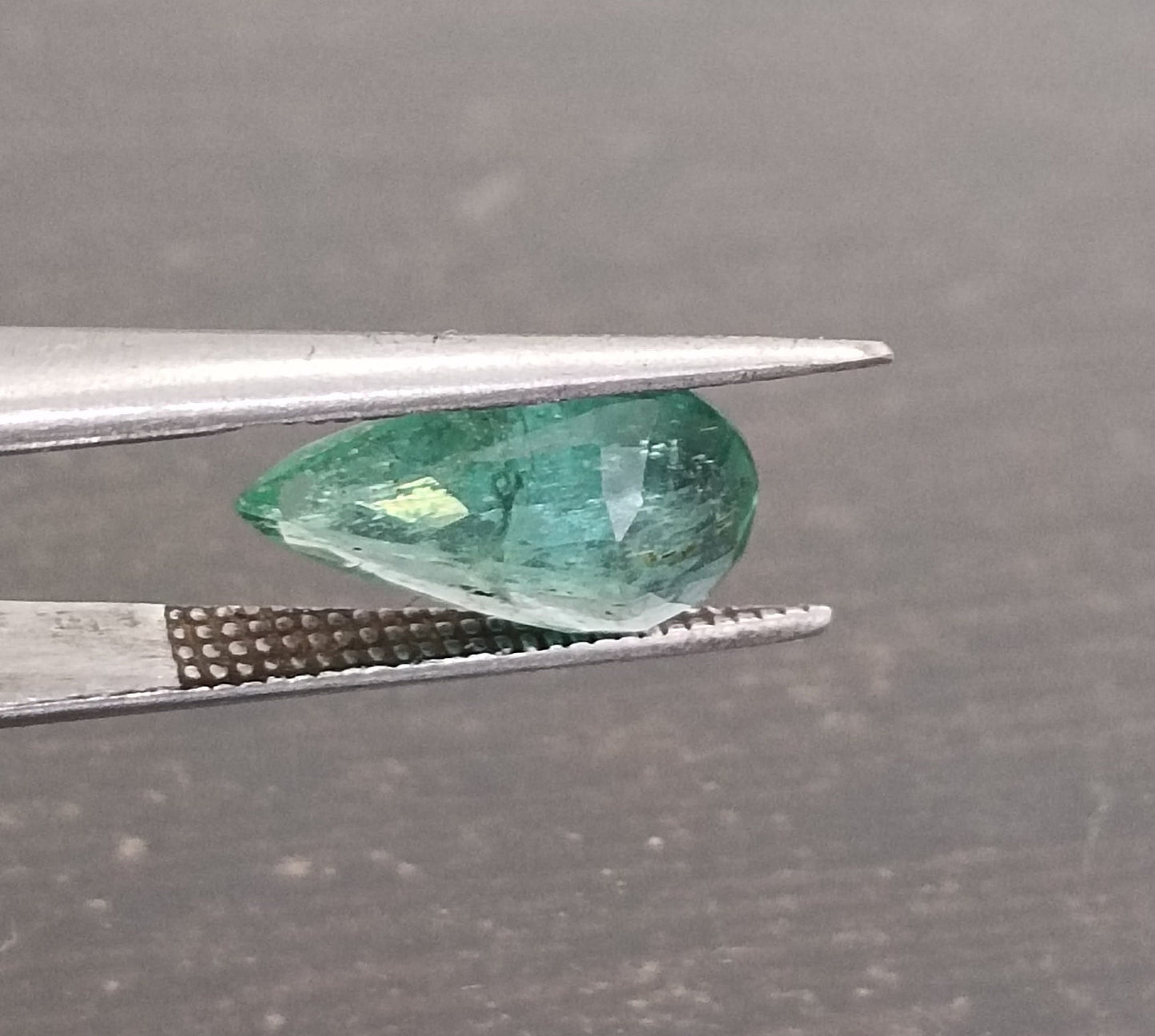 2.20ct Zambian Emerald, 100% Natural Earth mined Gem