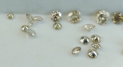 0.91ct faint to Fancy light Color natural untreated Diamond Parcel.