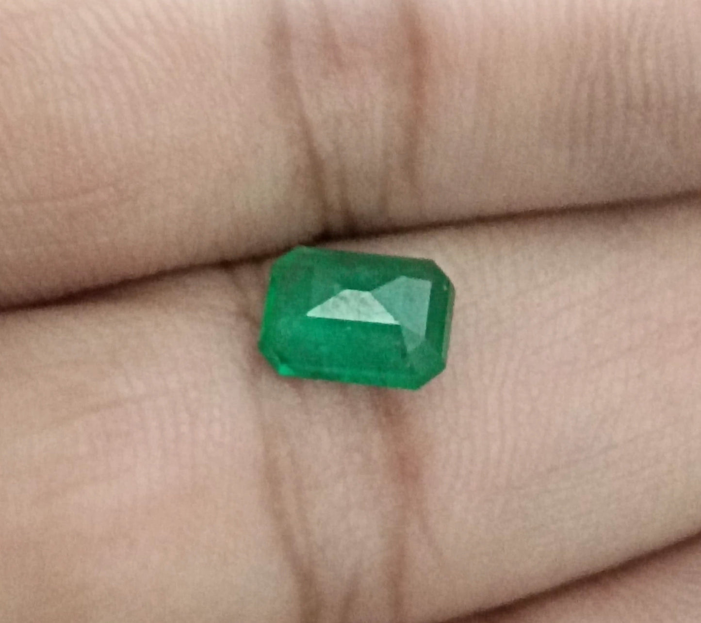 1.37ct Vivid Green  Zambian Emerald, 100% Natural Gem