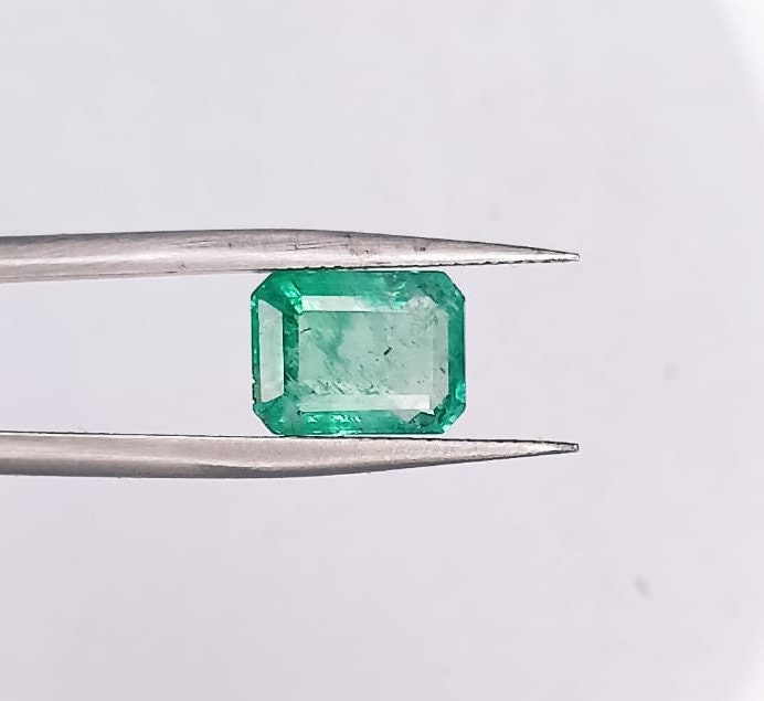 2.65ct Zambian Emerald , 100% Natural Gem