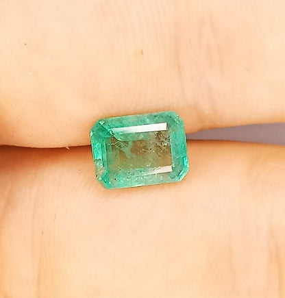 2.65ct Zambian Emerald , 100% Natural Gem