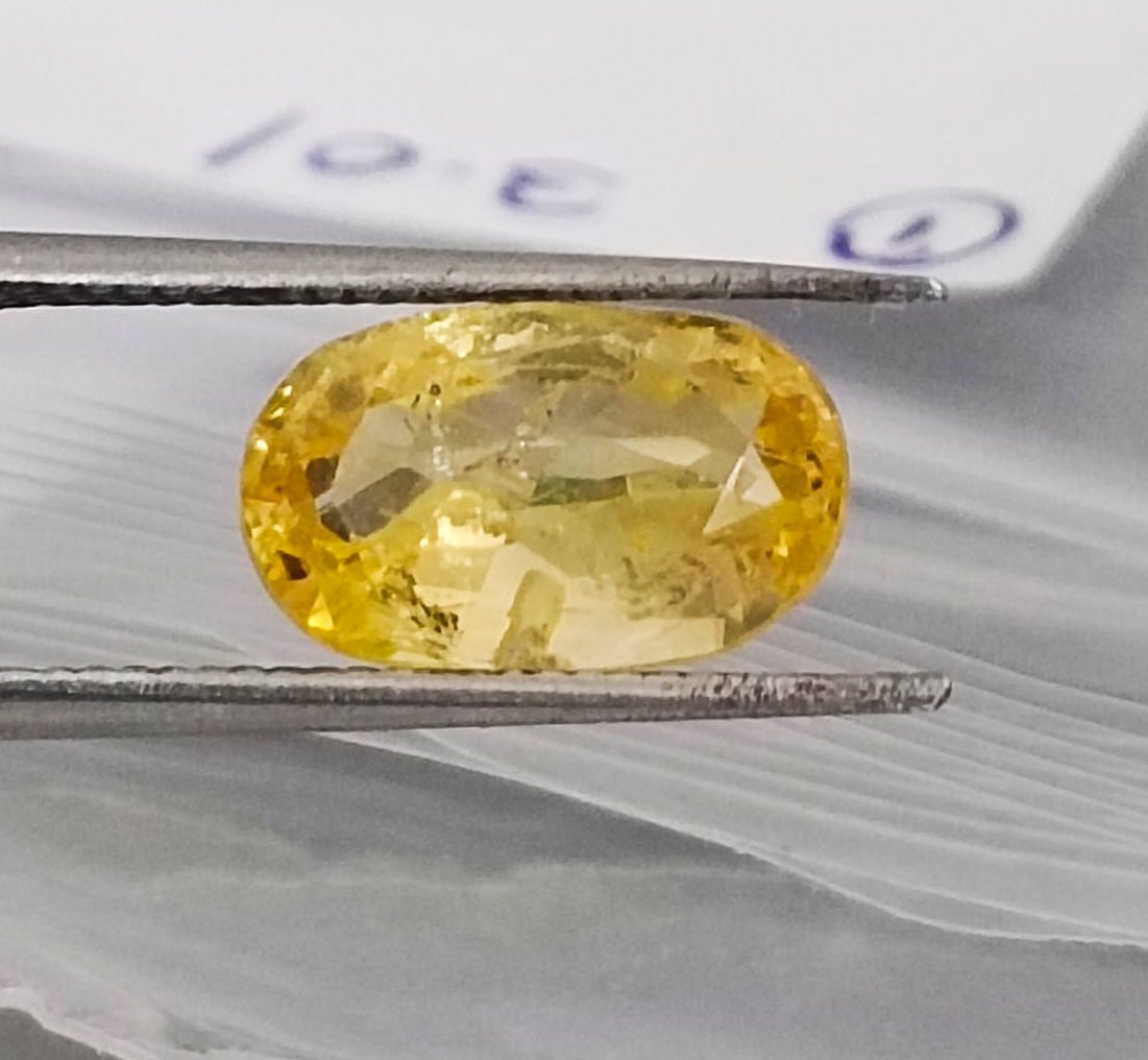 3.01ct Certified Beautiful Oval Cut Vivid Yellow Ceylon Sapphire, 100% Natural untreated Gemstone