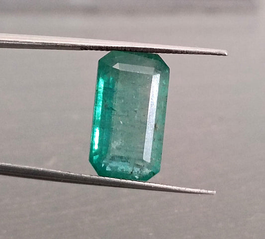 5.80ct Zambian Emerald , 100% Natural Gem