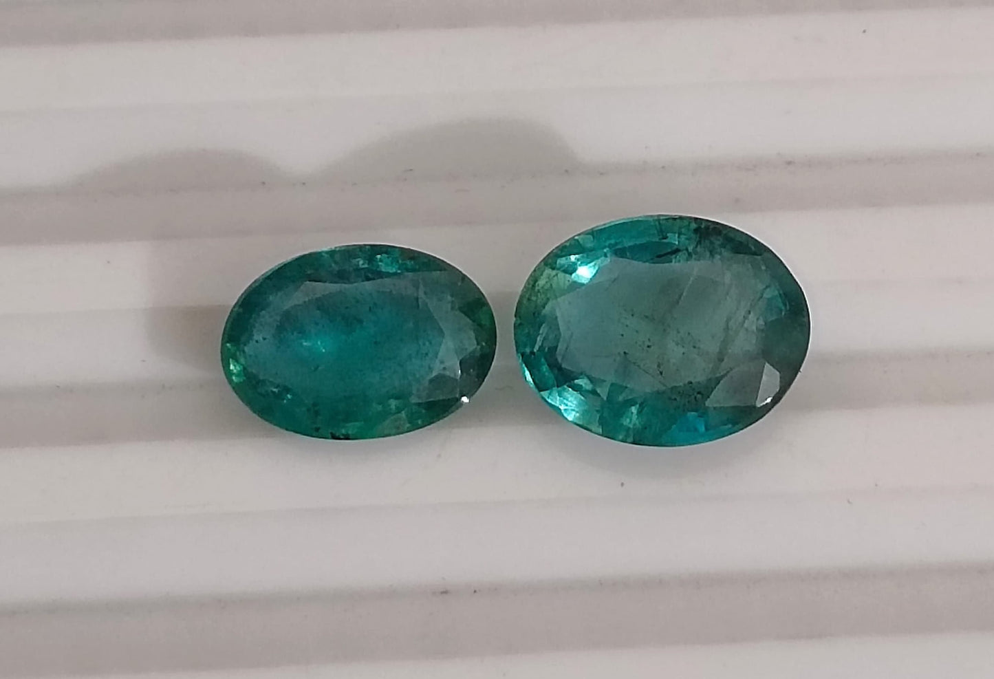 4,76 ct tief bläulich-grüne Smaragde, 100 % natürliche Edelsteine