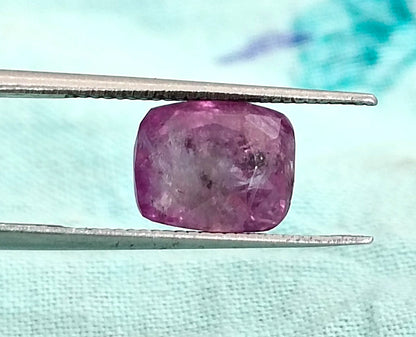 3.45ct Certified Purplish Pink Ceylon Sapphire, 100% Natural untreated Gem