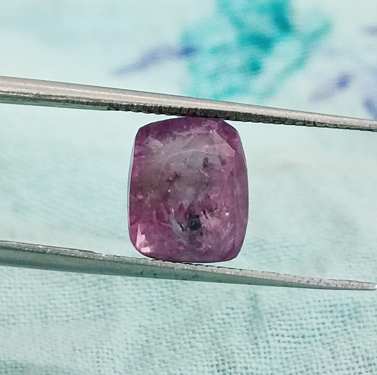 3.45ct Certified Purplish Pink Ceylon Sapphire, 100% Natural untreated Gem