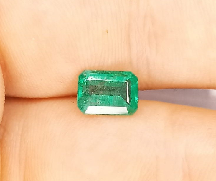 1.95ct Zambian Emerald , 100% Natural Gem