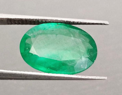 GSI Certified 2.97ct Vivid Green Swat Emerald, 100% Natural Gemstone