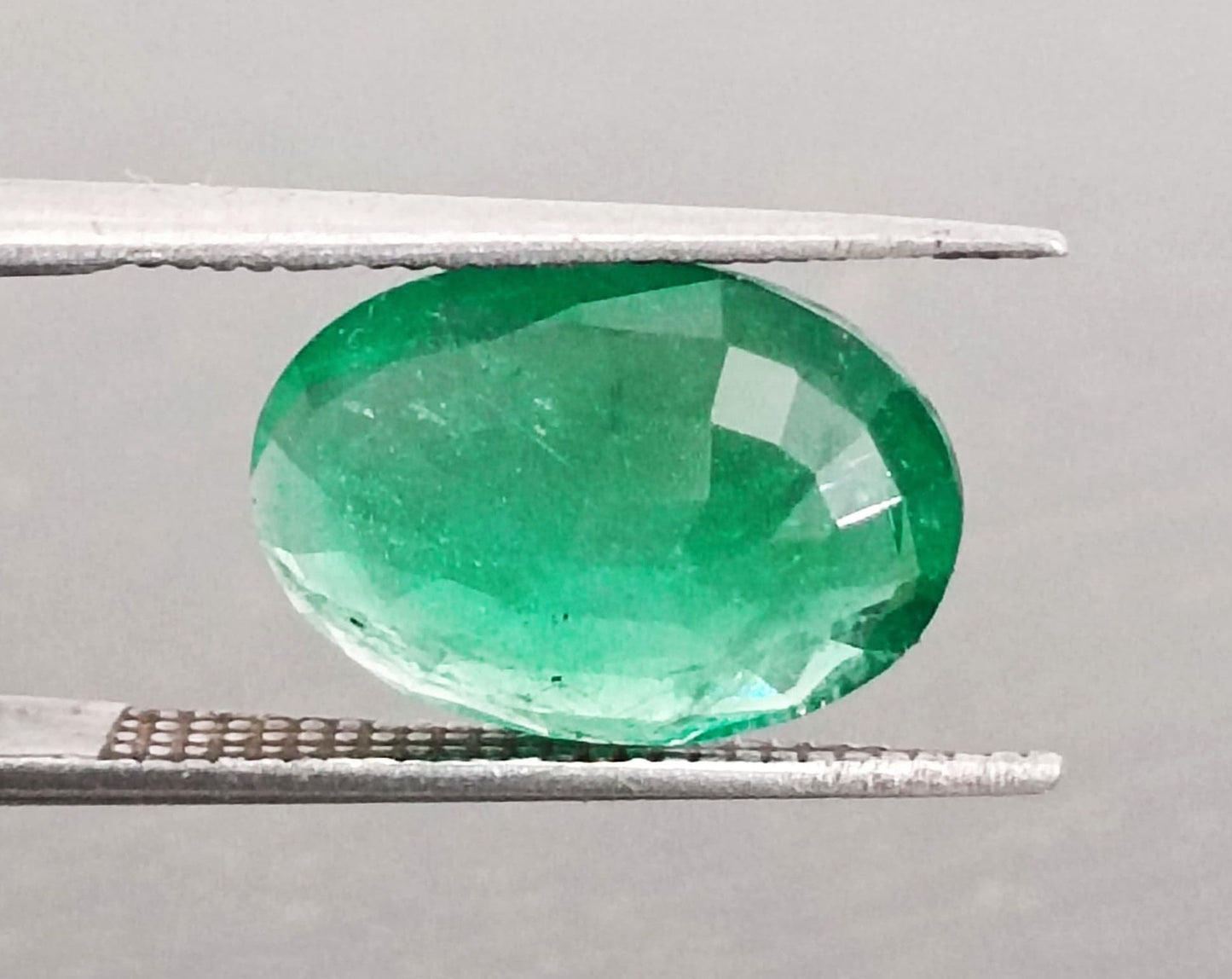 GSI Certified 2.97ct Vivid Green Swat Emerald, 100% Natural Gemstone