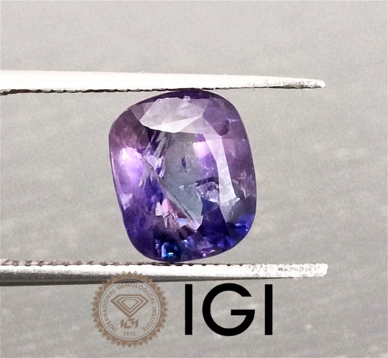 2.90ct IGI Certified Beautiful Bi-Color Blue-Purple Ceylon Sapphire, 100% Natural Earth Mined untreated Gemstone