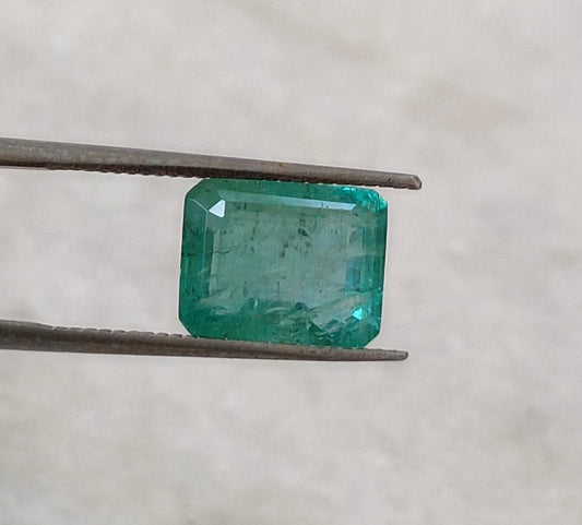 2.93ct Zambian Emerald , 100% Natural Earth Mined Gem.