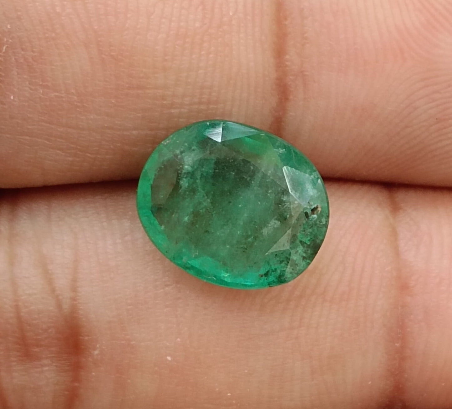 4.75ct Zambian Emerald , 100% Natural Earth Mined Gem.