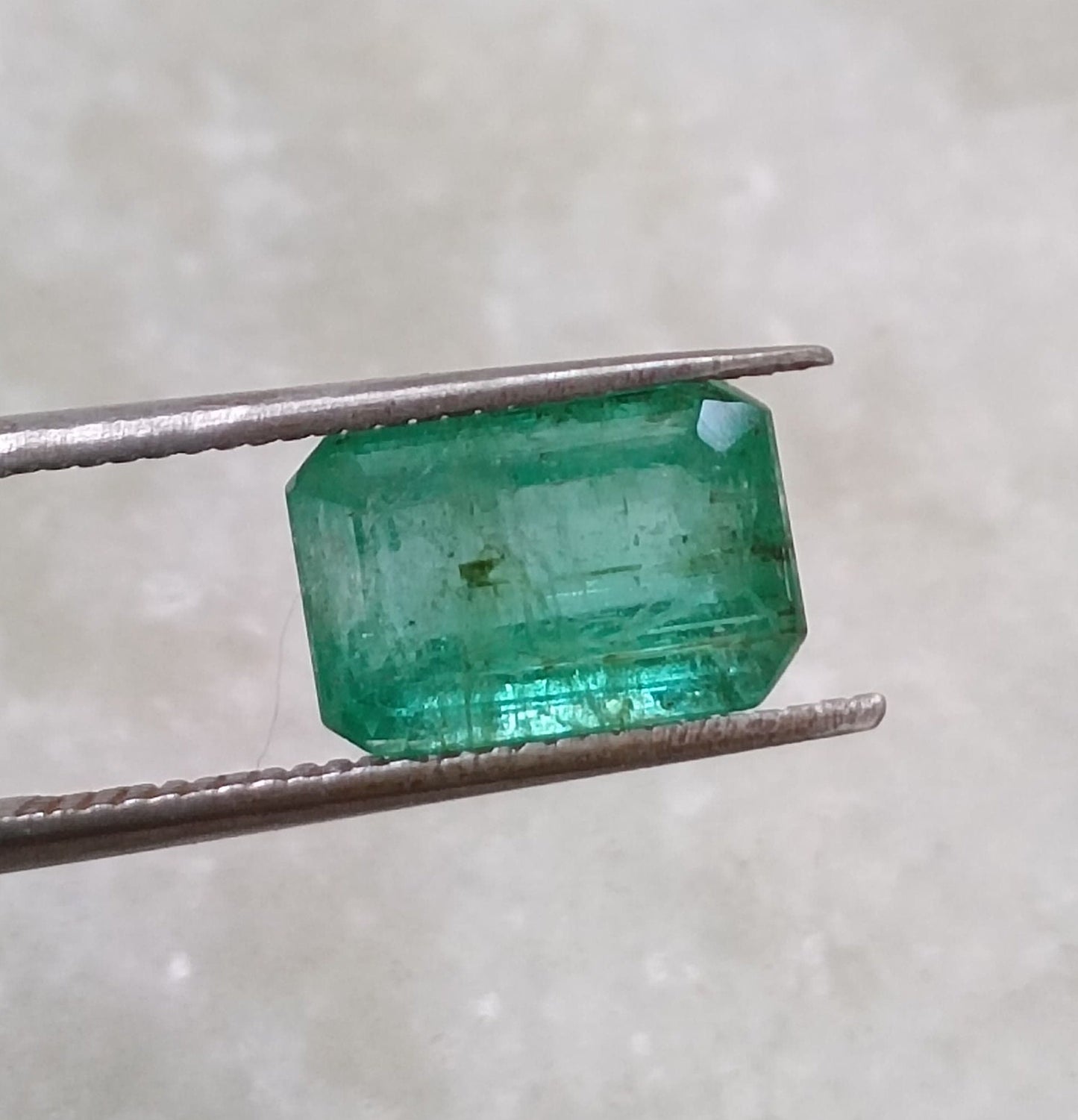 2.15ct Zambian Emerald , 100% Natural Earth Mined Gem.