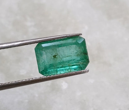 2.15ct Zambian Emerald , 100% Natural Earth Mined Gem.