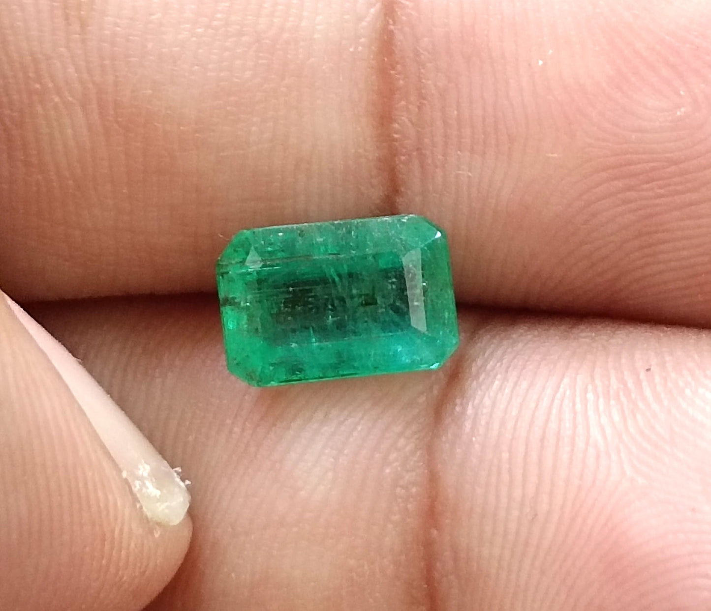 2.15ct Zambian Emerald , 100% Natural Earth Mined Gem.