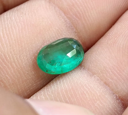 3.00ct Zambian Emerald , 100% Natural Earth Mined Gem.