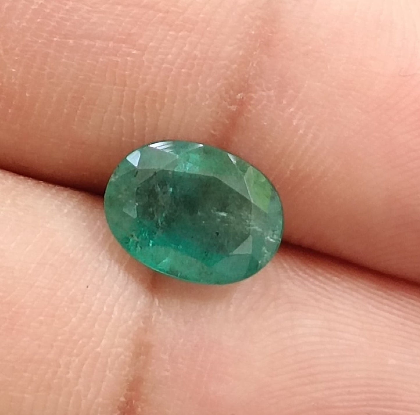 2.32ct Zambian Emerald , 100% Natural Earth Mined Gem.