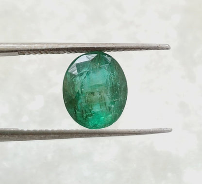 2.12ct Zambian Emerald , 100% Natural Earth Mined Gem.