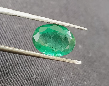 1.64ct Intense Green Zambian Emerald , 100% Natural Earth Mined Gem.