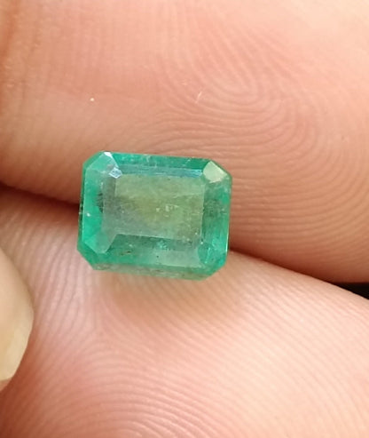 2.11ct Zambian Emerald , 100% Natural Earth Mined Gem.