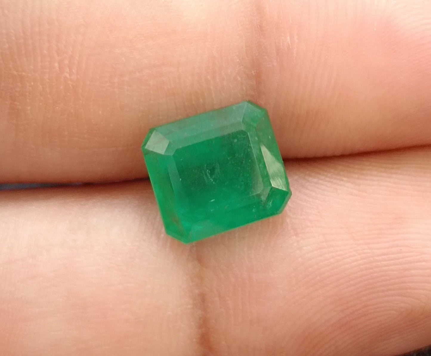 GSI Certified 4.30ct Velvet Green Colombian Emerald , 100% Natural Earth Mined Gemstone