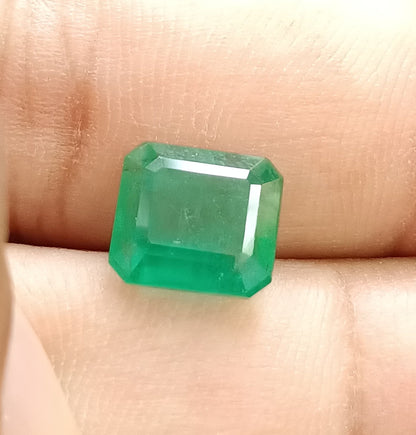 GSI Certified 4.30ct Velvet Green Colombian Emerald , 100% Natural Earth Mined Gemstone