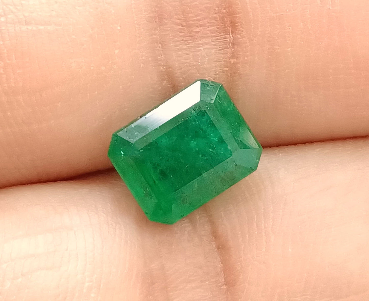 GSI Certified 3.67ct Medium Deep Green Zambian Emerald , 100% Natural Earth Mined Gemstone.