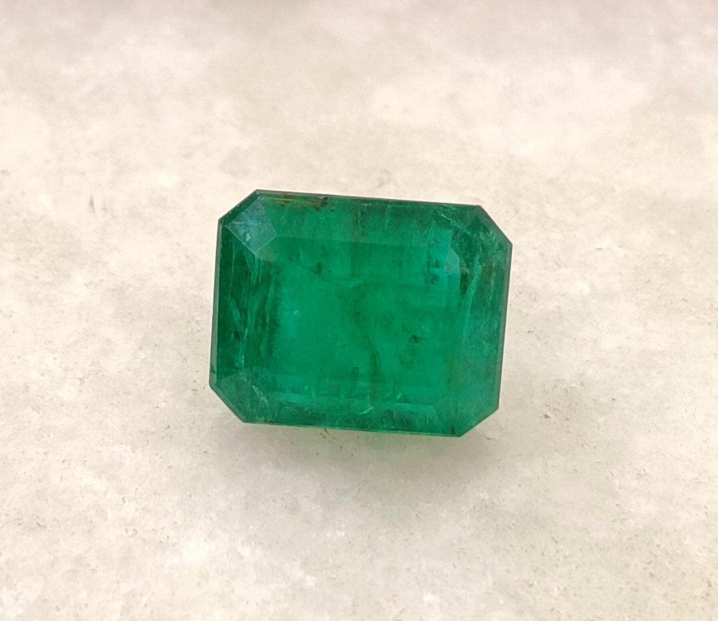 GSI Certified 3.67ct Medium Deep Green Zambian Emerald , 100% Natural Earth Mined Gemstone.