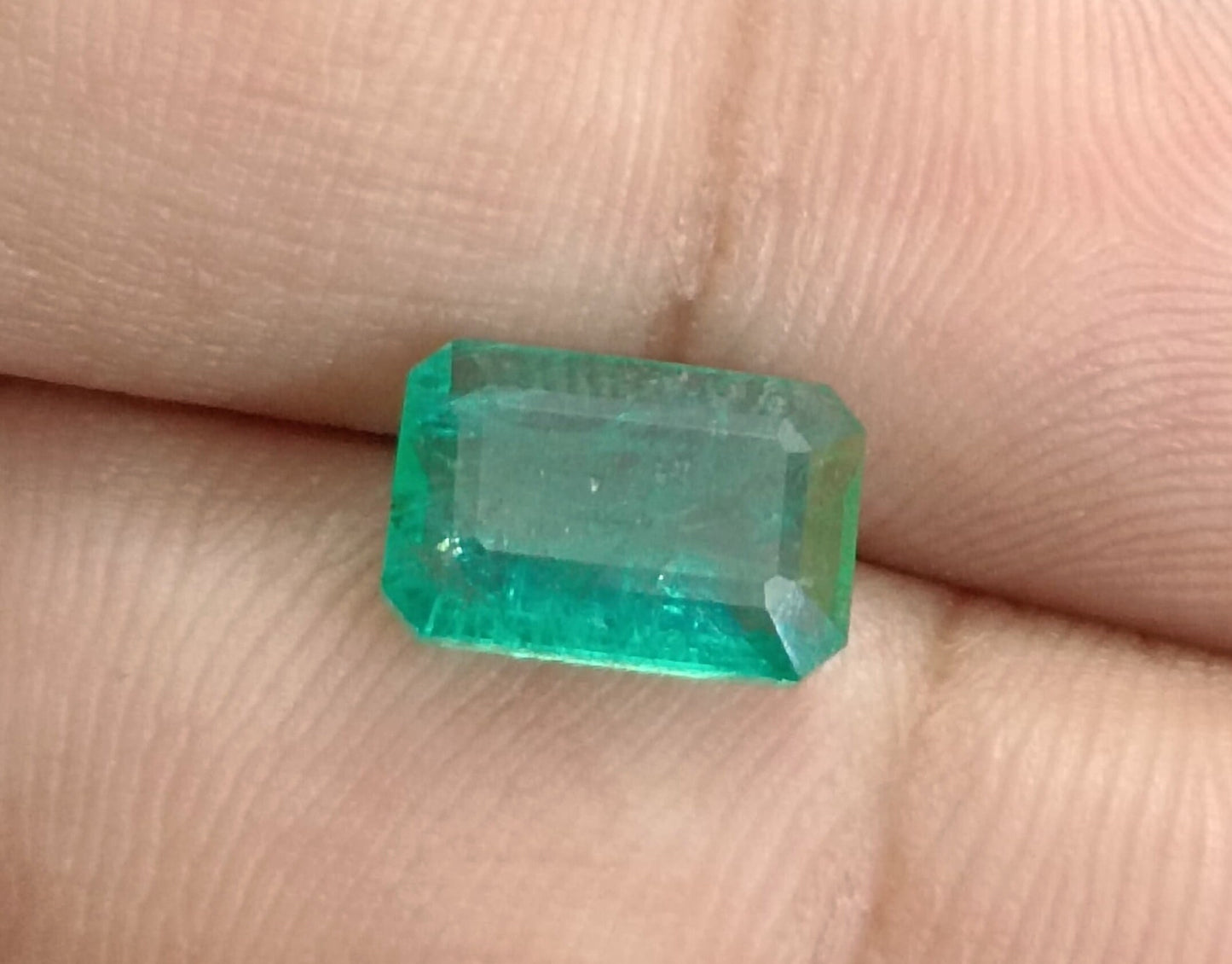 2.20ct  Zambian Emerald, 100% Natural Gem