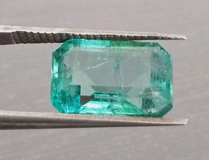 Certified 4.04ct  Emerald, 100% Natural Gem